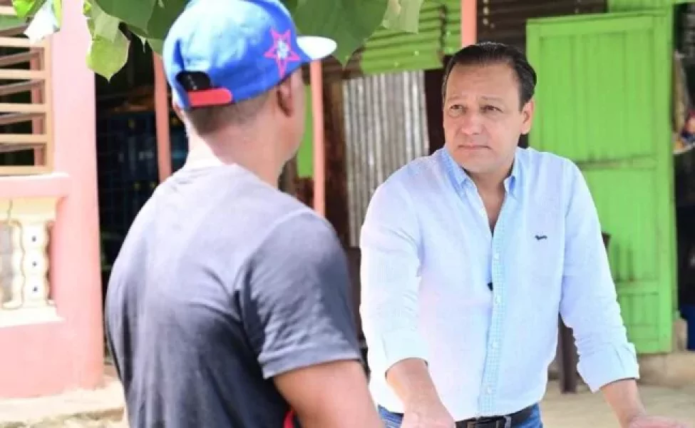 ABEL-CON-JOVENES-650x400