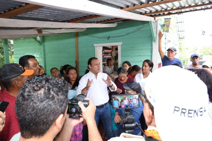 Abel-Martinez-cuando-se-dio-inicio-de-obra-en-Los-Charcos-Palo-Quemado