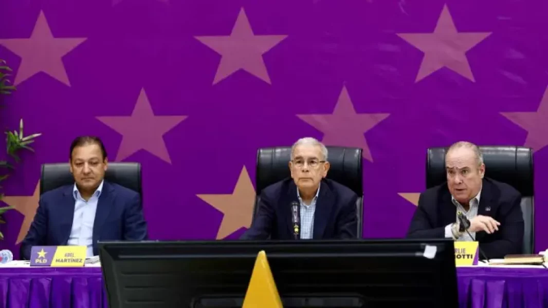 El-excandidato-presidencial-del-PLD-Abel-Martinez-Danilo-Medina-y-Charlie-Mariott