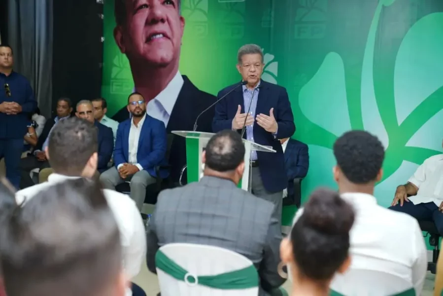 El-presidente-del-partido-Fuerza-del-Pueblo-FP-Leonel-Fernandez