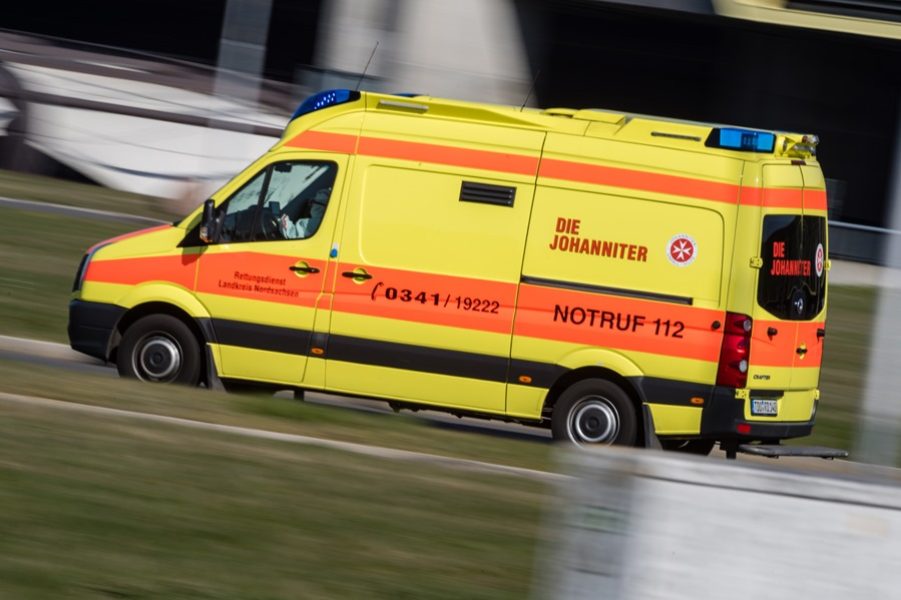 Berlin (Germany), 25/03/2020.- An ambulance with a Corona patient from Italy leaves the grounds of the the Leipzig /Halle Airport, Schkeuditz, Germany, 25 March 2020. (Alemania, Italia) EFE/EPA/JENS SCHLUETER