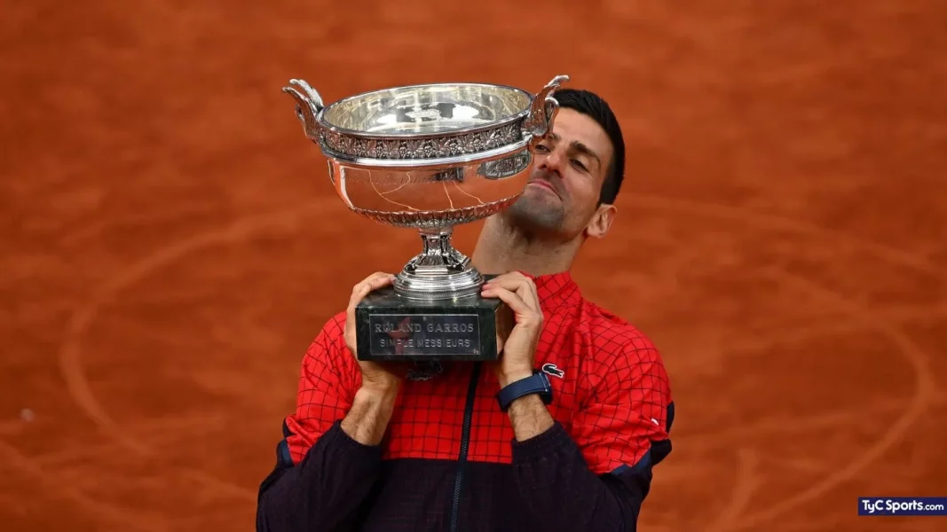 djokovic-roland-garros_1440x810_wmk